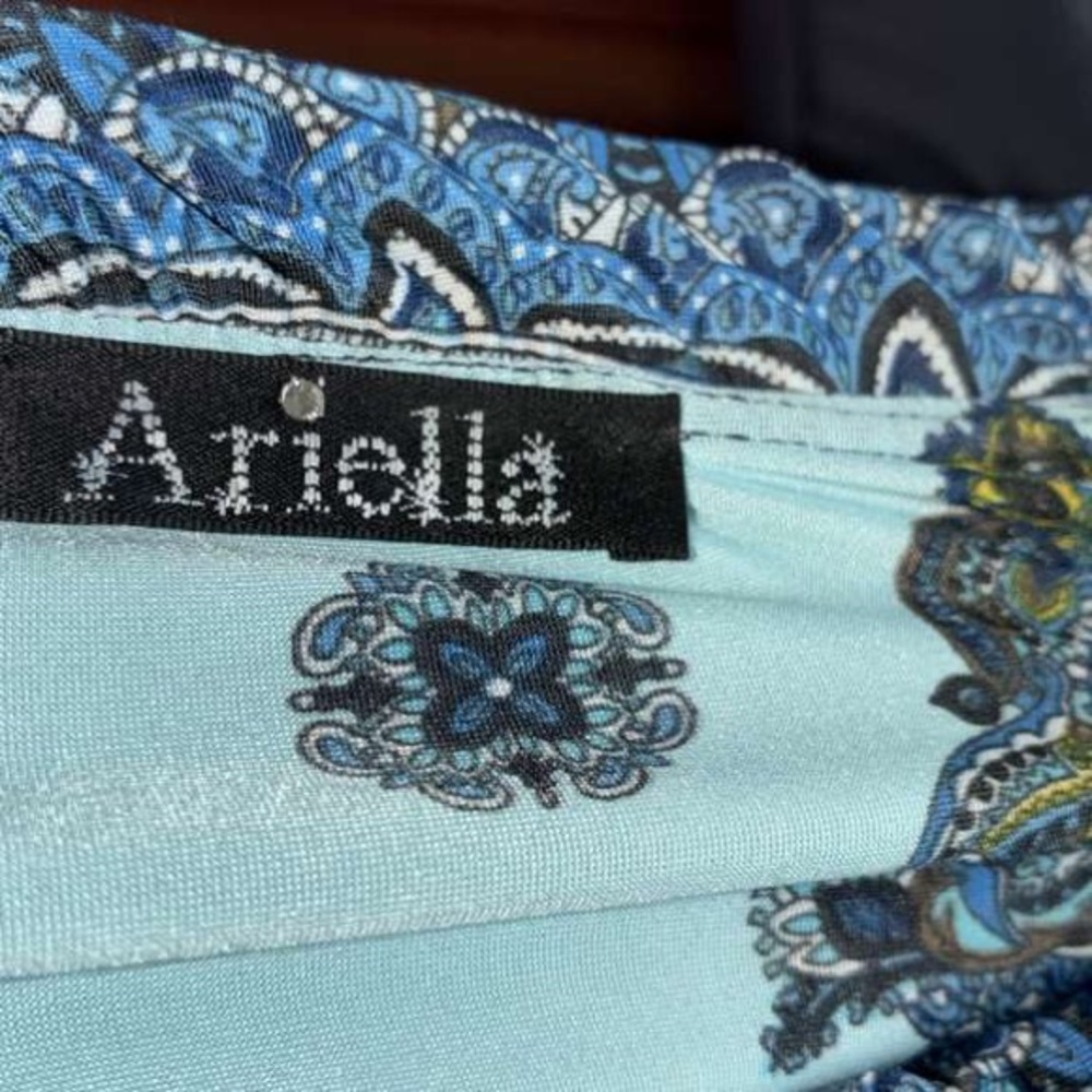 Ariella Blue and White Patterned Fabric - Picture 3 of 4